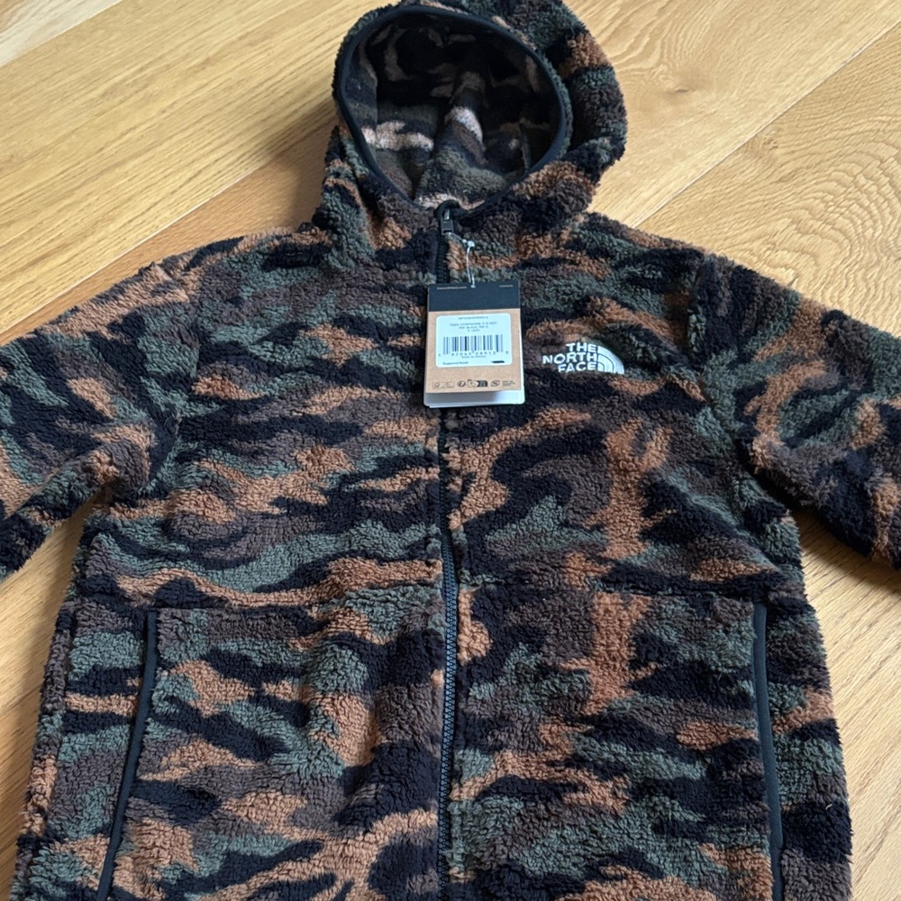 Brand new North face kids camo fleece, size L kids